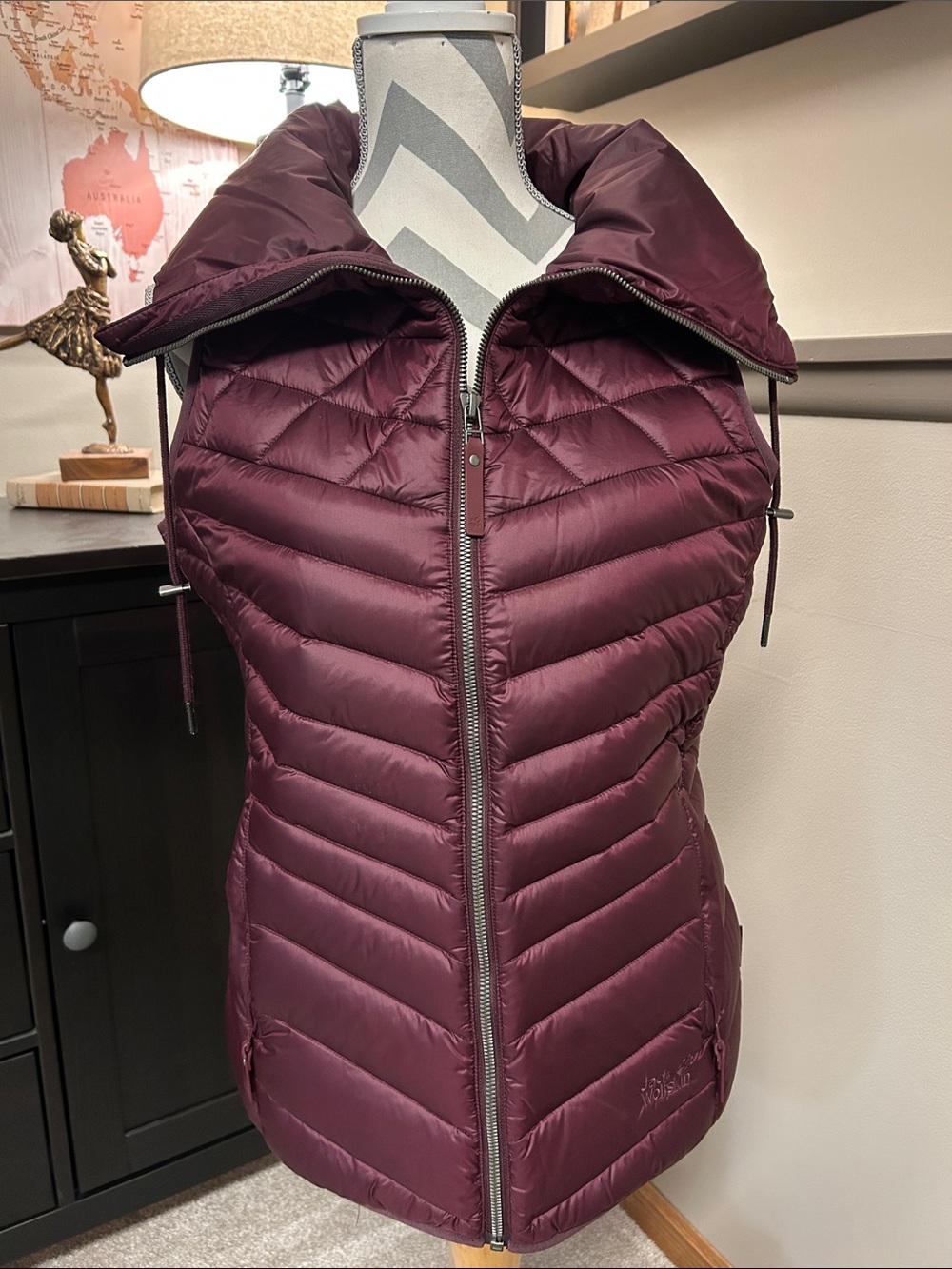 JACK WOLFSKIN ‘Richmond’ Duck Down Vest, Burgundy, Size Medium